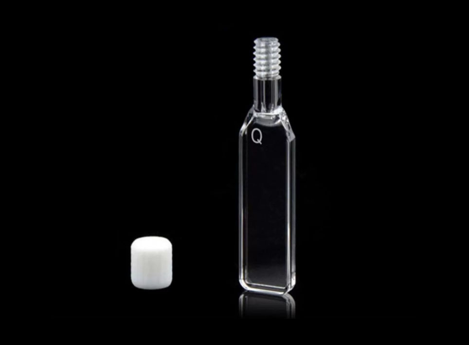 Quartz glass Spectrophotometer and Fluorescence cuvette with screw cap - Image 4