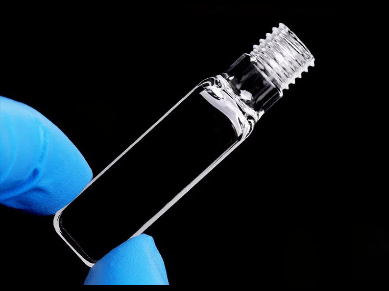 Quartz glass Spectrophotometer and Fluorescence cuvette with screw cap - Image 2
